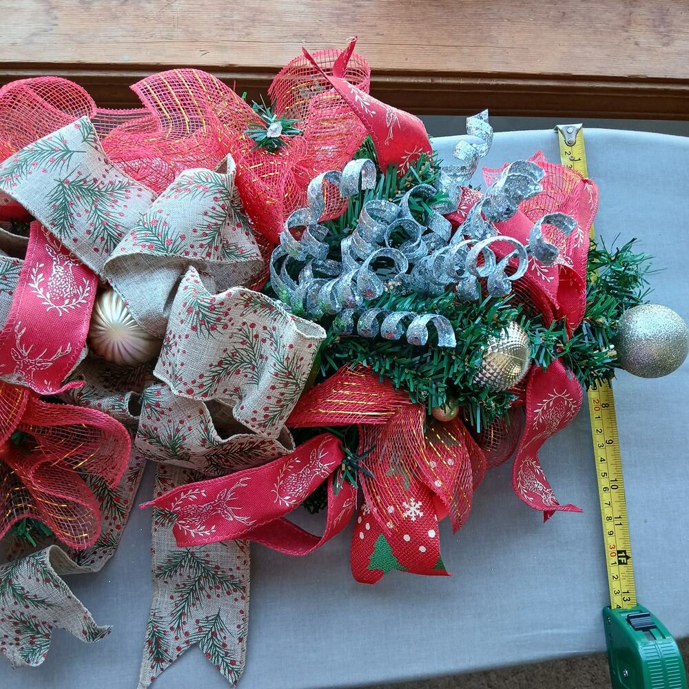 VTG Winter Holiday Swag Wreath Christmas Decor faux evergreen red gold ribbon - Picture 11 of 12